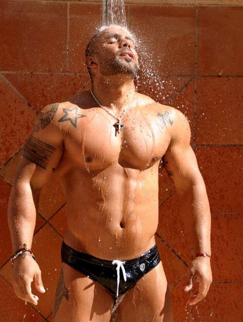 Art A. reccomend Mature men in the shower