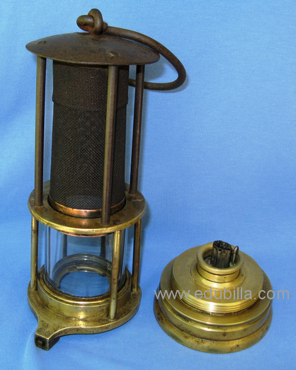Penetration of the davy lamp