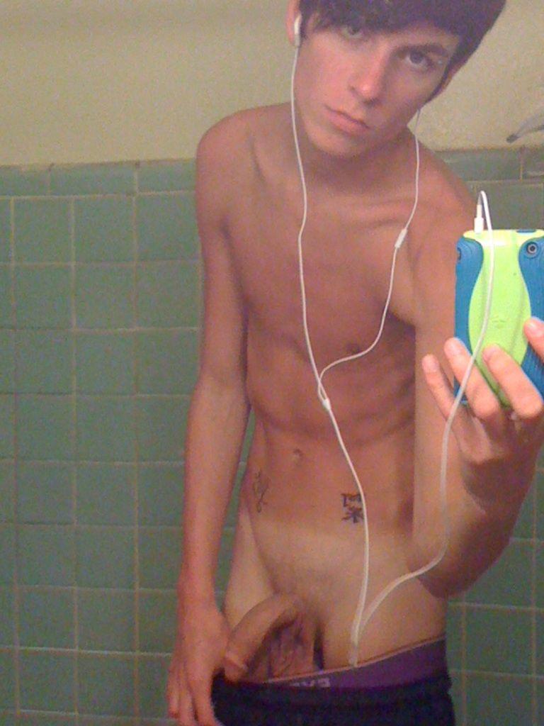 Dude self naked cam