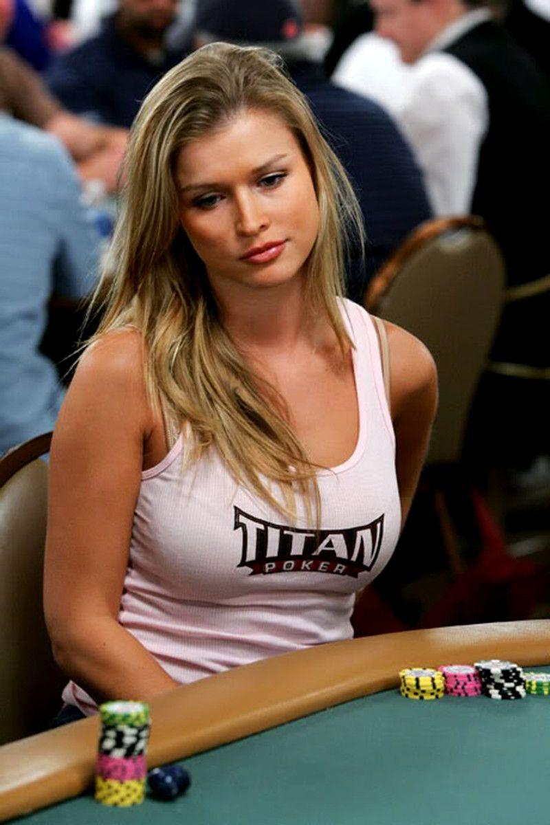 Hot girls playing poker