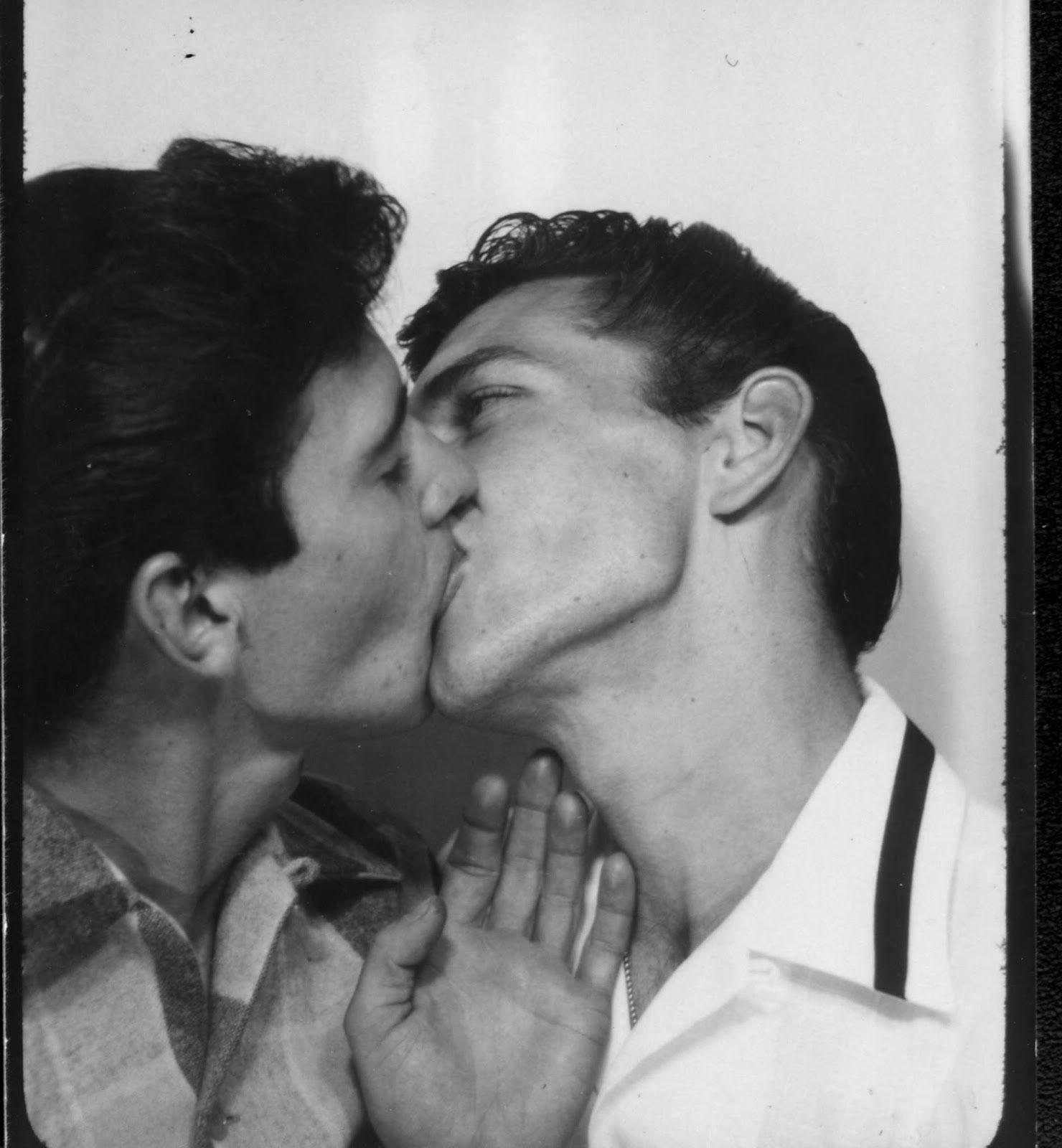 Men that kiss gay