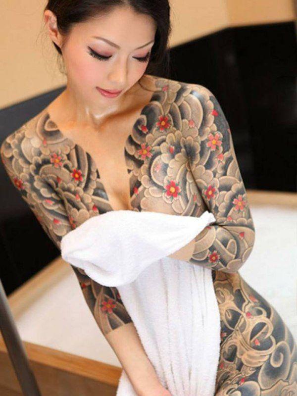 Naked japanese tatto girl